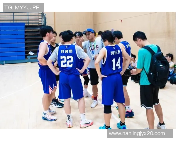 杭州篮球队挑战赛点评团队协作表现分析与提升建议