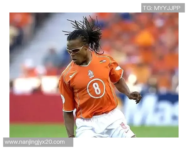 足球明星戴维斯近期状态分析与未来发展展望